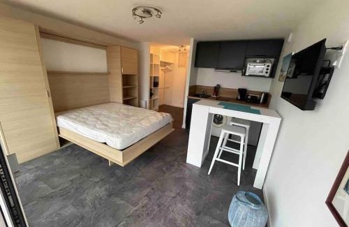 Le Fort Bloque Apartment | STUDIO VUE MER LE FORT BLOQUE PLOEMEUR