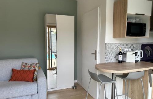 Bordeaux Apartment | Studio vue piscine au calme près des vignes