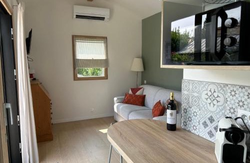 Bordeaux Apartment | Studio vue piscine au calme près des vignes