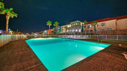 Port Aransas House | Studio w Balcony Pools Direct Beach Access Seaside Blessing by AvantStay