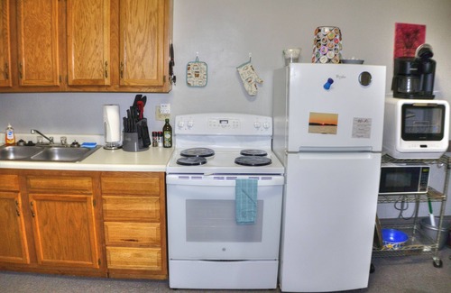 Adams Township Apartment | Studio w/Full Kitchen, Near MTU, Houghton, Keweenaw, Dining & on the Trail