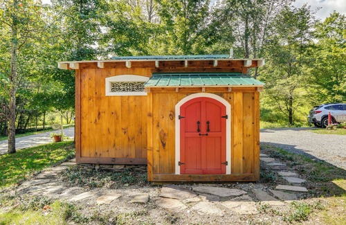 Vernon Apartment | Studio w/Trail Access ~ 10 Mi to Brattleboro!