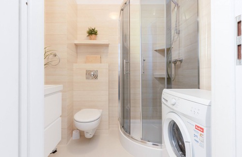 Rakowiec Apartment | Studio Warsaw Grójecka by Renters