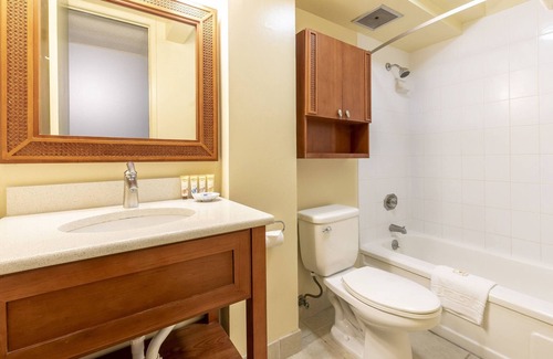 Waikiki Hotel | Studio with 2 Twins & Kitchenette | Pool Access | Near Waikiki Beach