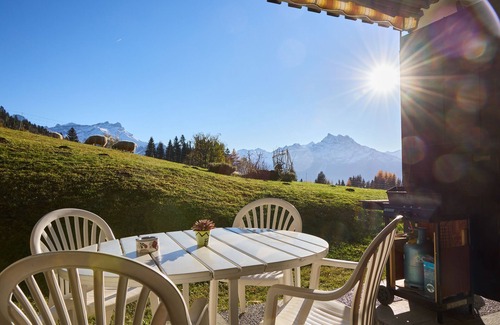 Villars-sur-Ollon Apartment | Studio with a real ski In/out
