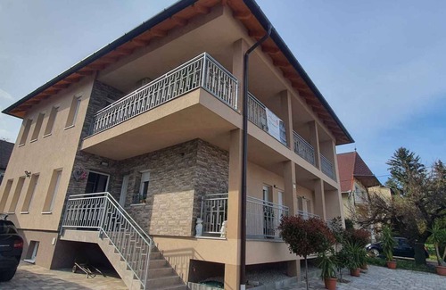 Heviz Apartment | Studio with air conditioning and internet near the city center
