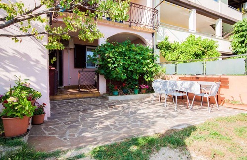 Monterol Apartment | Studio with air conditioning