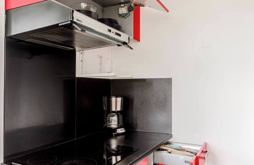 Bagnolet Apartment | Studio with balcony near Paris