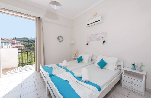 Alykes Apartment | Studio with Balcony - The Lofos Studios