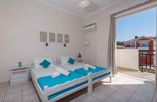 Alykes Apartment | Studio with Balcony - The Lofos Studios