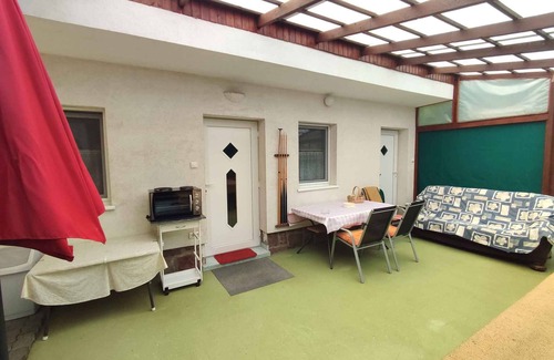 Balatonboglar Apartment | Studio with covered terrace and billiards, near the harbor