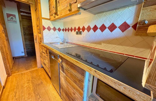 Reberty Apartment | Studio with enclosed bed and mountain corner at the foot of the slopes