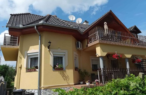 Balatongyorok Apartment | Studio with garden and Internet