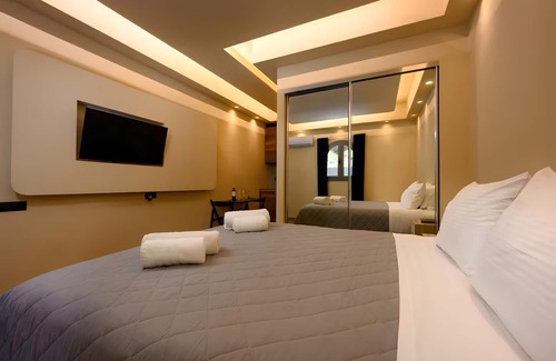Dafnata Hotel | Studio with Garden View and Communal Pool