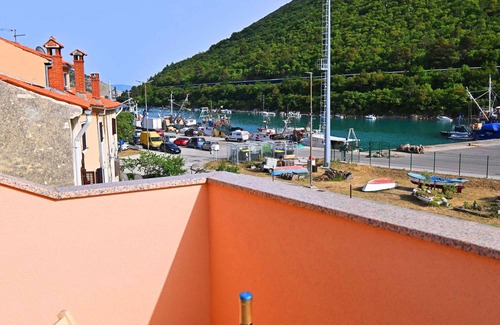 Plomin Apartment | Studio with harbour view