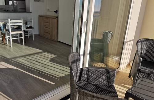 La Faute-sur-Mer Apartment | Studio with lagoon view, parking and pets allowed