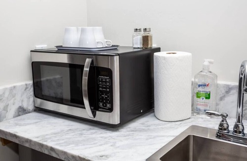 Bankers Hill Apartment | Studio with Large Balcony- San Diego Gateway