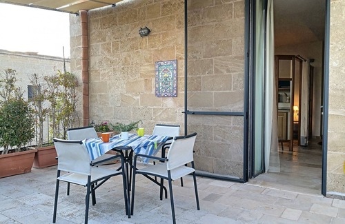 Patu Apartment | Studio with large pool in the picturesque town of Patù (F)