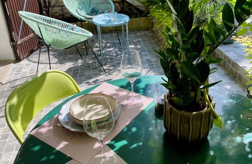 Bagneux Apartment | Studio with lovely outdoor terrace 10 minutes from Paris (14th) classified 1*.