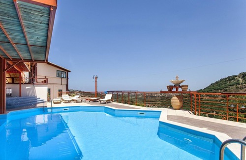 Malevizi Apartment | STUDIO WITH MOUNTAIN VIEW/ESTATE KARES