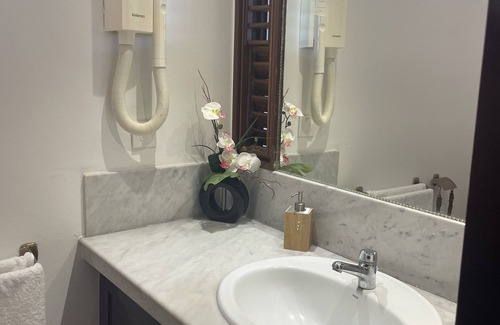 Tartane Apartment | Studio with pool 5 minutes from the beach! TARTANE