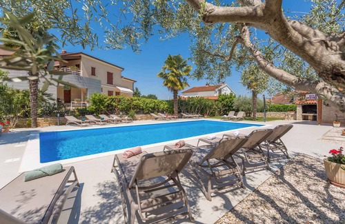 Mali Maj Apartment | Studio with pool and air conditioning