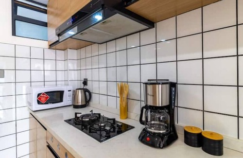 Kitisuru Apartment | Studio with Pool and Gym near Two Rivers&UN Nairobi