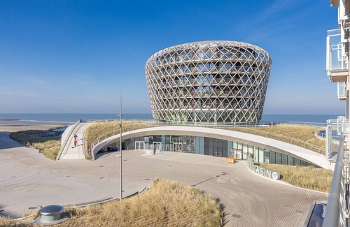 Middelkerke Apartment | Studio with sea and casino views.