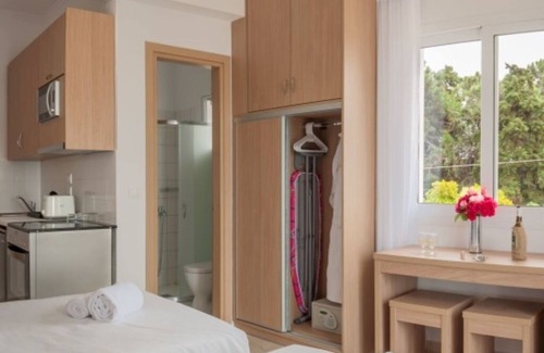 Lassi Apartment | Studio with sea view (Unit B)