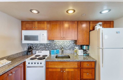 Kahana Apartment | Studio with stunning ocean views at Royal Kahana