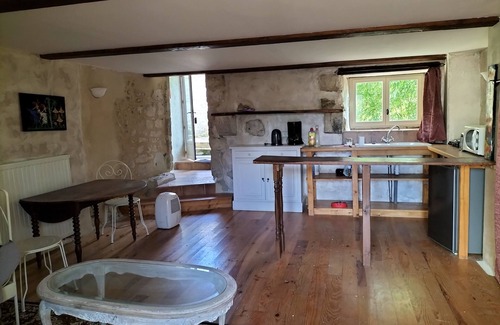 Fonroque Apartment | Studio with summer pool in small village in Dordogne