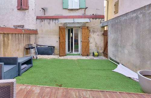 16th Arrondissement Apartment | Studio with terrace and parking 5 minutes from the beach