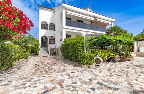 Punat Apartment | Studio with terrace and shared pool