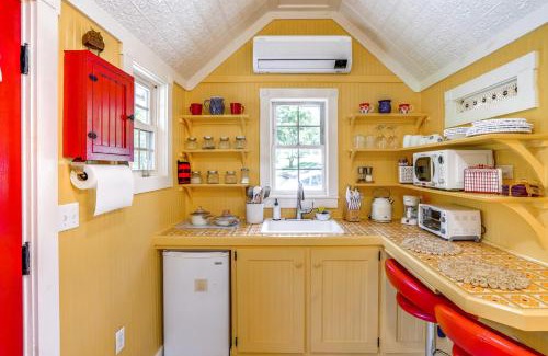 Vernon Apartment | Studio with Trail Access about 10 Mi to Brattleboro!