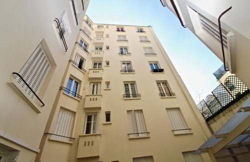 Vanves Apartment | Studio with Wifi 15 minutes from Montparnasse
