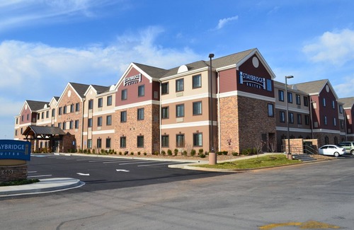 Bowling Green Apartment | Studio Within Walking Distance to Knicely Conference Center | Free Daily Breakfast!