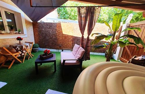 Draguignan Apartment | Studio19 Cosy Sauna Jacuzzi et jardinet privatifs