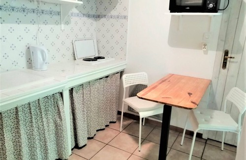 Le Thor House | Studion 2 persons in a village of the Provence