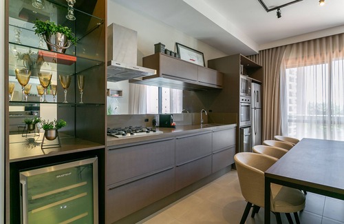 Centro Apartment | Studios Tower - Building near the postcard with swimming pool in the center of Floripa