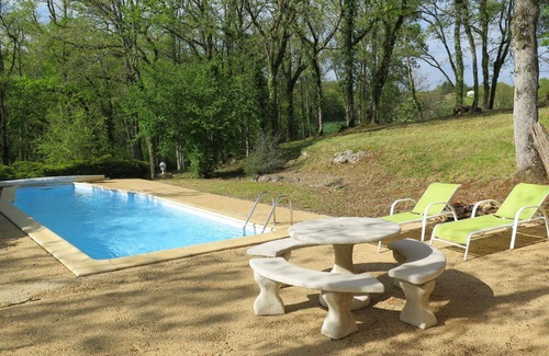 Blanquefort-sur-Briolance House | Stunning private villa for 4 guests with private pool, WIFI, TV, terrace, pets allowed and parking