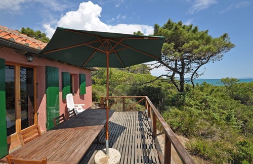 Castiglione della Pescaia Villa | Stunning private villa for 10 people with WIFI, TV, patio, pets allowed and panoramic view