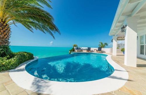 Providenciales Villa | STUNNING OCEANFRONT VACATION VILLA - TOP NOTCH VILLA