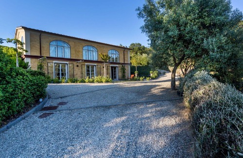 Aulla Villa | Stunning private villa for 8 people with private pool, WIFI, A/C, TV, panoramic view and parking