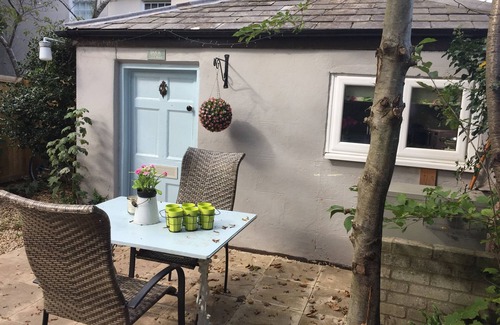 Bromsash Cottage | Stunning 1-Bed Cottage with Hot Tub in Ross-on-wye