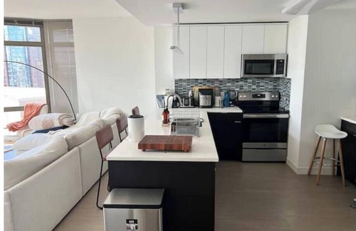 Central Business District Apartment | Stunning 1-bedroom apartment in Newark with amazing views and more!