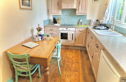 St. Levan Apartment | STUNNING 1 BEDROOM HOLIDAY HOME WITH SEA VIEWS AND PRIVATE OUTSIDE SPACE