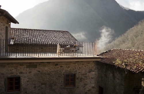 San Rocco in Turrite House | Stunning 13th century monastery. Sleeps 16 +. Great venue for events.