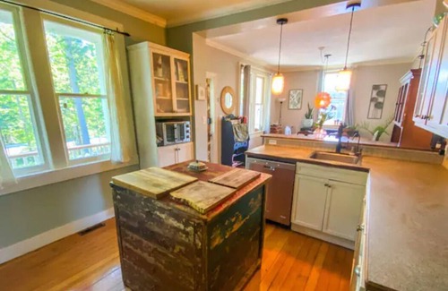 Shawnigan Lake Other | *Stunning 1903 farmhouse on 1/2 acre, Shawnigan Lake 2 min away, sauna