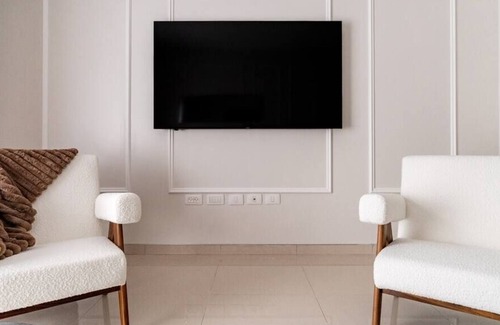 Mea She'arim Apartment | Stunning 2 bdm apt, Haneviim 44