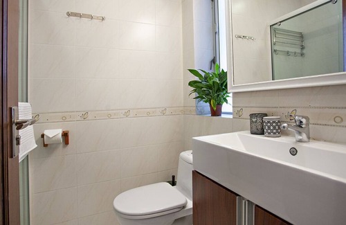 Quarry Bay Apartment | Stunning 2-bedroom plus study 1,100 sqf flat